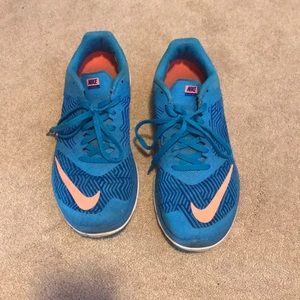 Nike Tennis Shoes
